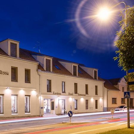 Wine & Wellness Hotel Besedni Dum Valtice Kültér fotó