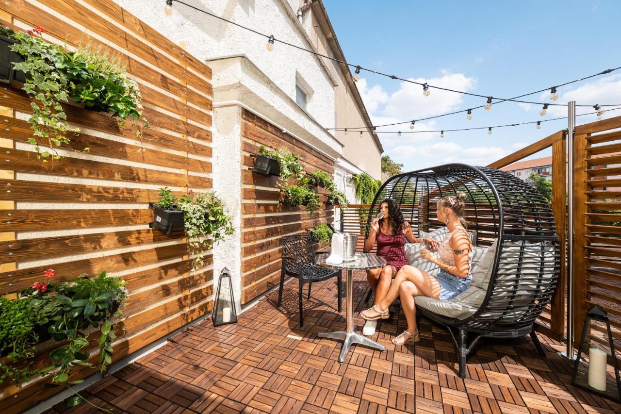 Wine & Wellness Hotel Besedni Dum Valtice Kültér fotó