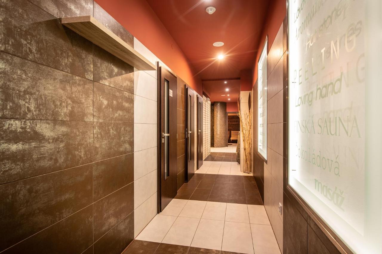 Wine & Wellness Hotel Besedni Dum Valtice Kültér fotó