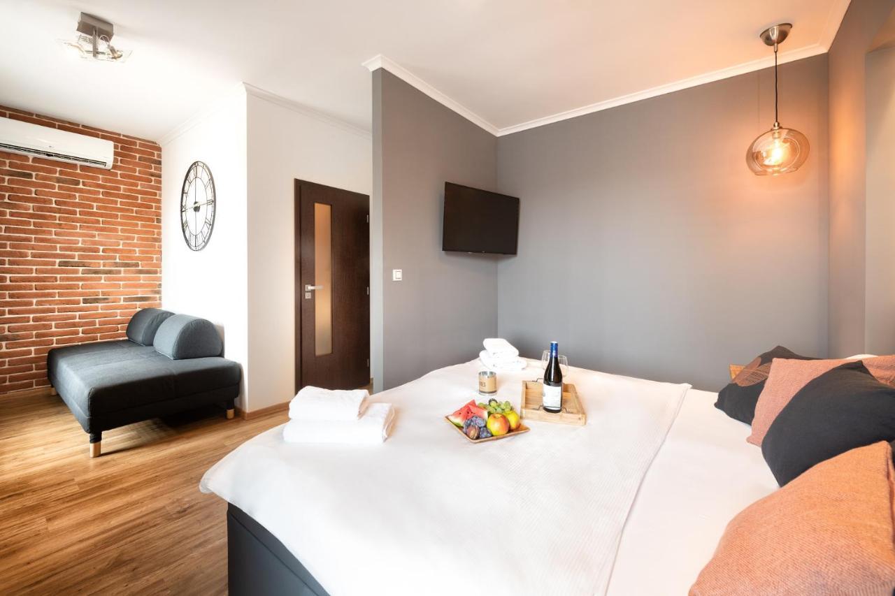 Wine & Wellness Hotel Besedni Dum Valtice Kültér fotó