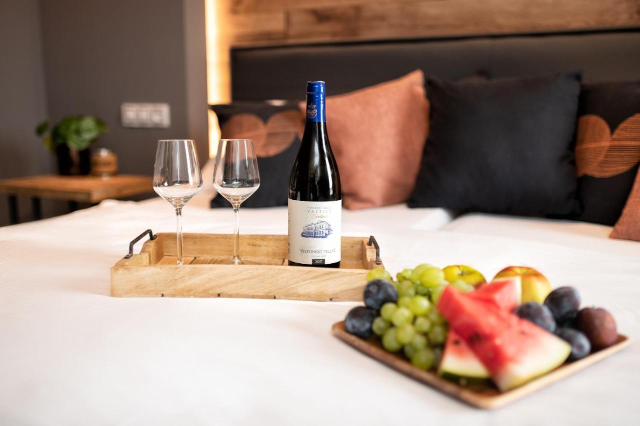 Wine & Wellness Hotel Besedni Dum Valtice Kültér fotó