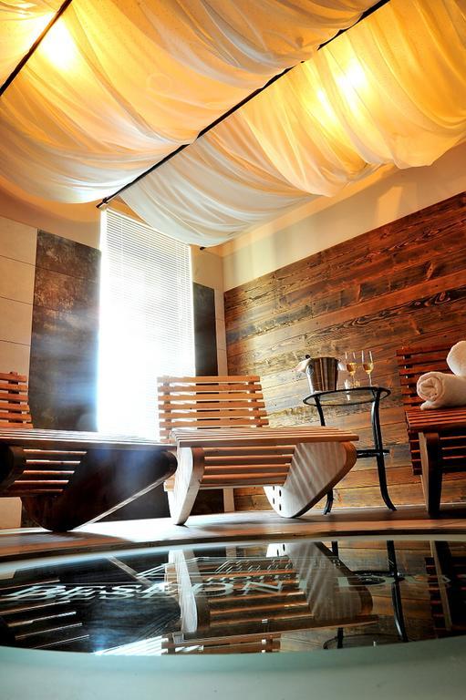 Wine & Wellness Hotel Besedni Dum Valtice Kültér fotó