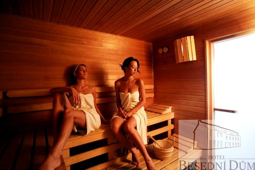 Wine & Wellness Hotel Besedni Dum Valtice Kültér fotó