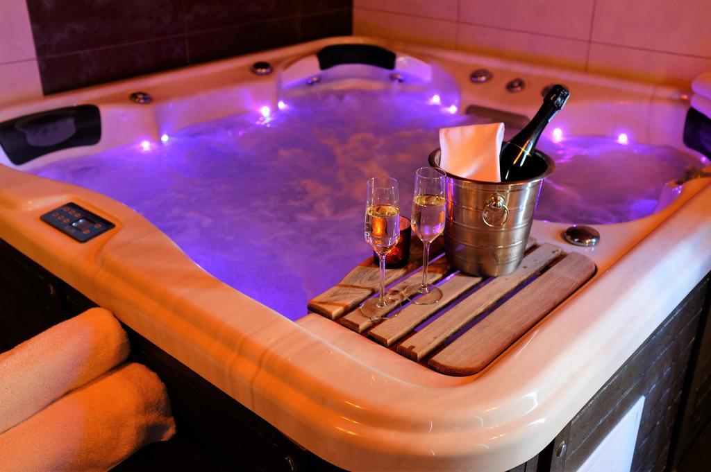 Wine & Wellness Hotel Besedni Dum Valtice Kültér fotó