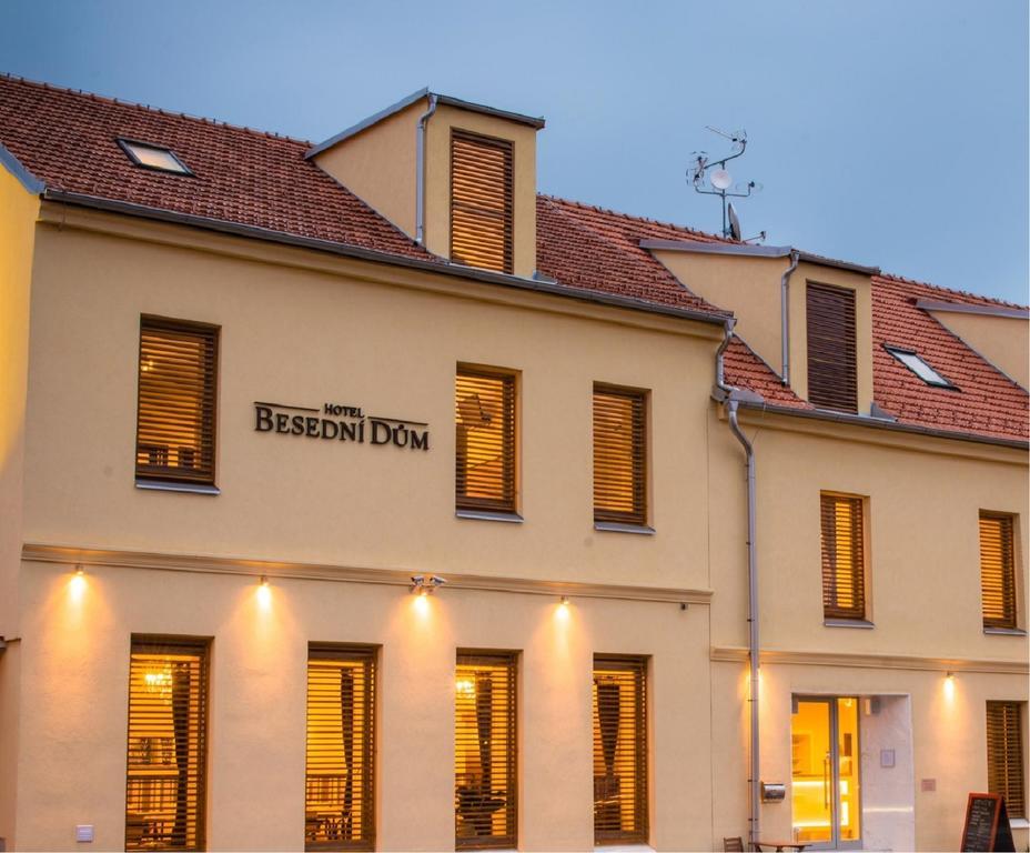 Wine & Wellness Hotel Besedni Dum Valtice Kültér fotó